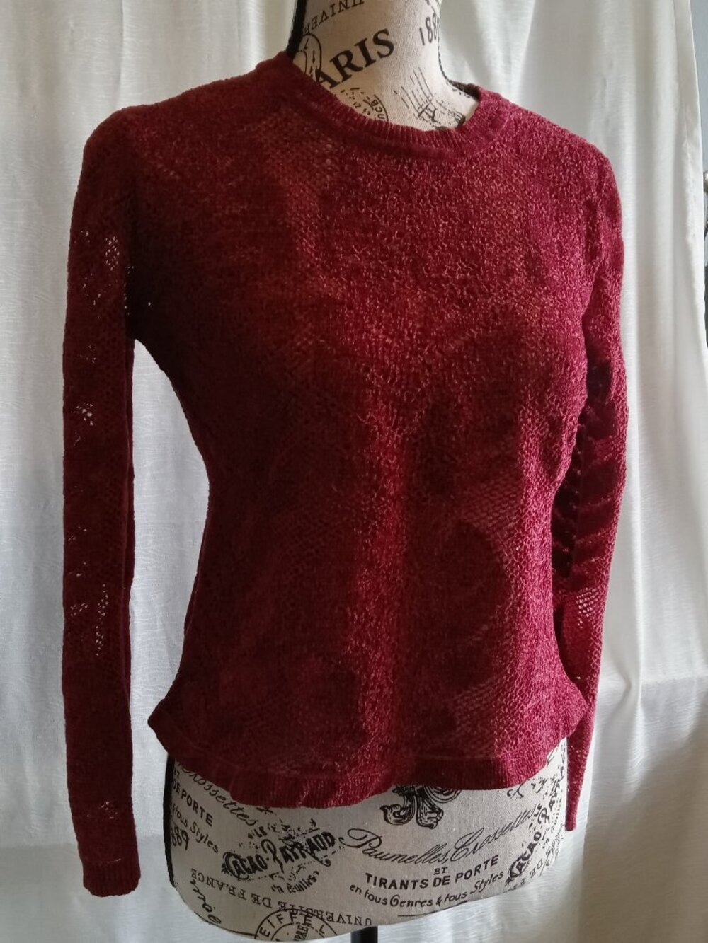 Anewsta fabulously soft burgundy vintage sweater in perfect condition